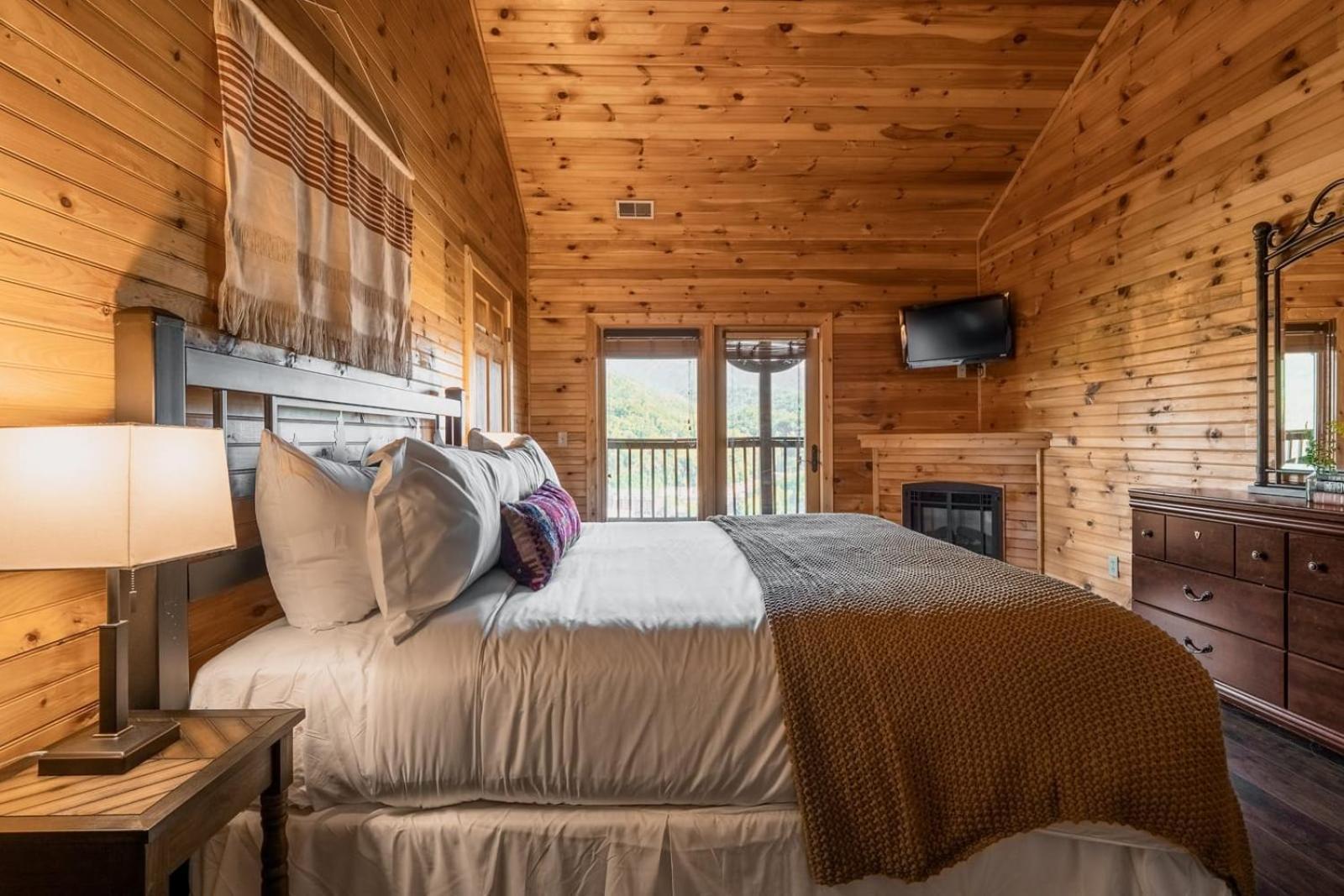 Hickory Ridge By Avantstay Incredible Private Elevated Cabin Sleeps 20 Гатлинбург Экстерьер фото