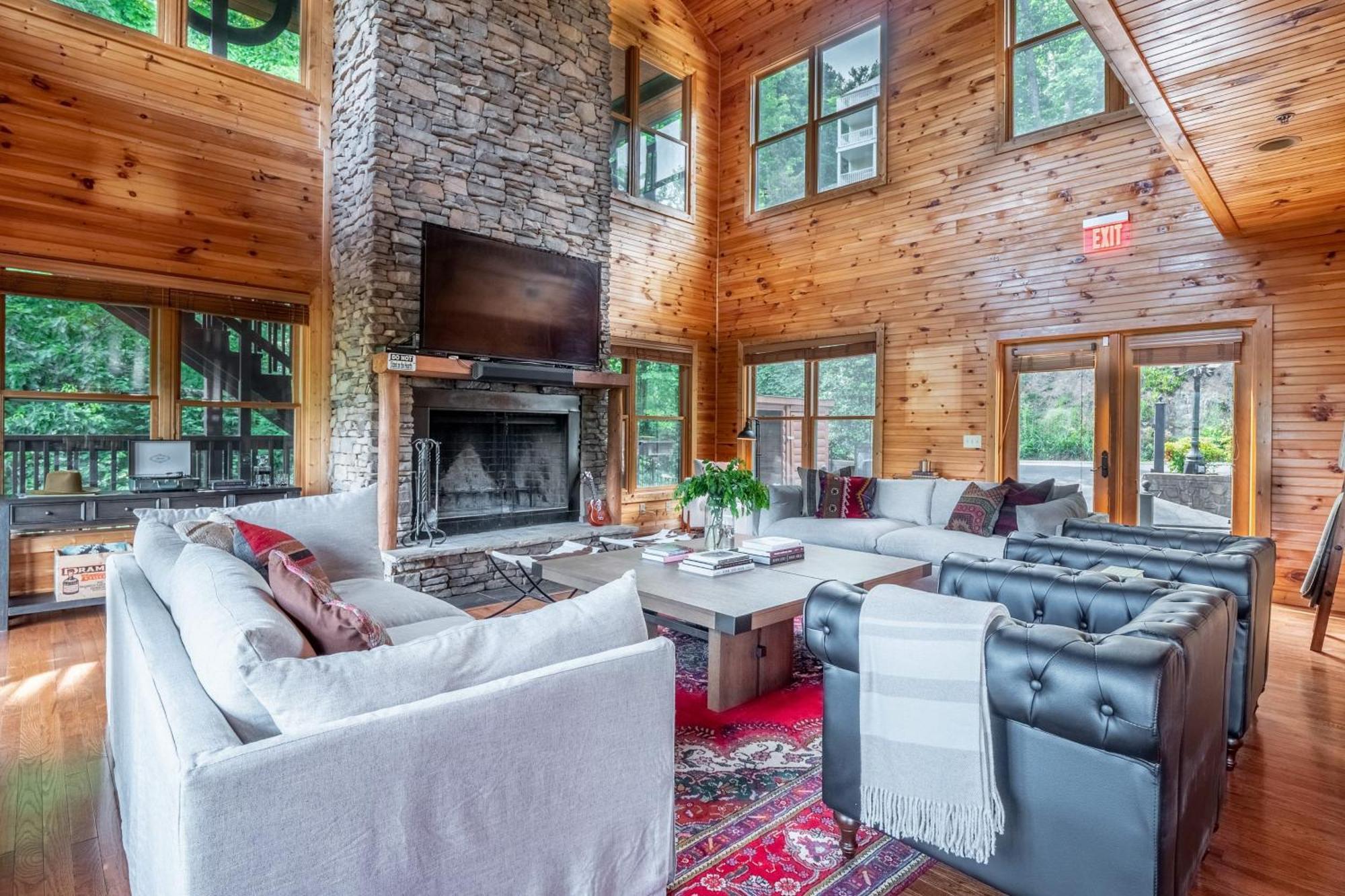 Hickory Ridge By Avantstay Incredible Private Elevated Cabin Sleeps 20 Гатлинбург Экстерьер фото